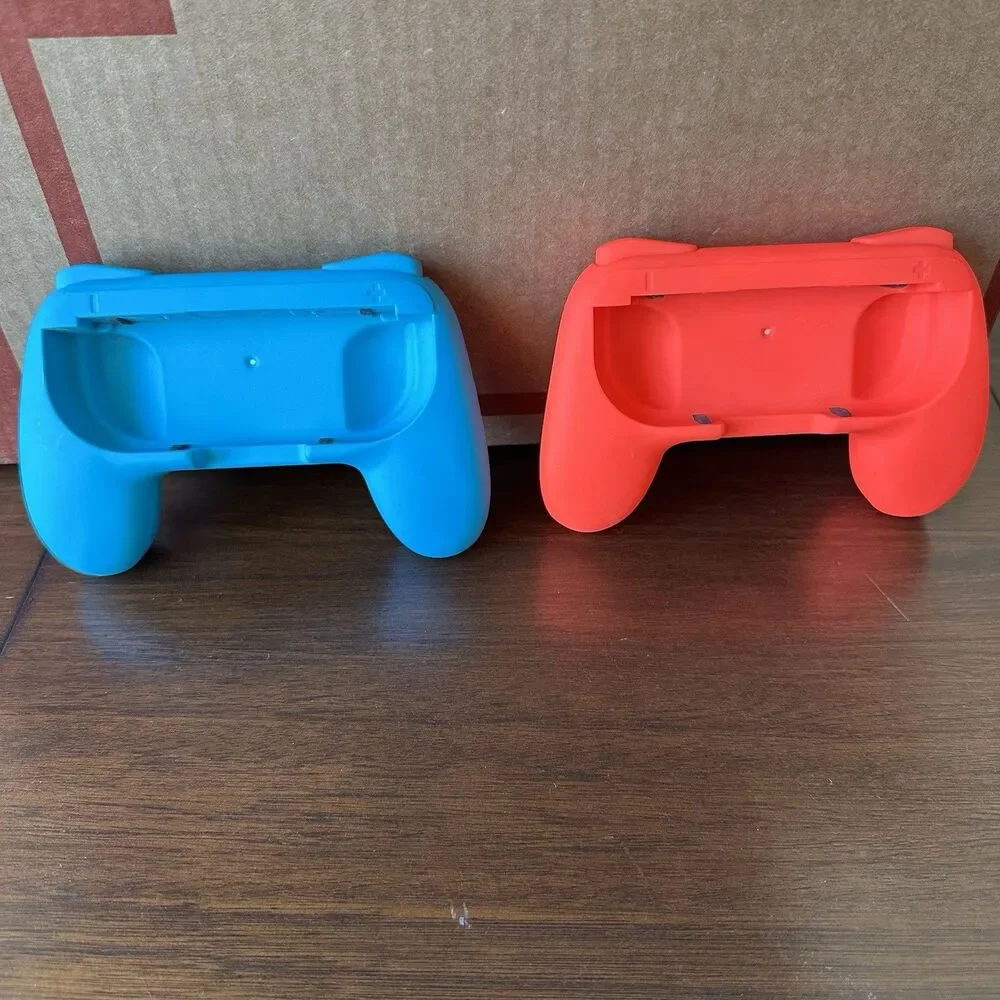 2 Nintendo Switch Joy-Con Comfort Controller Grip Blue Red Plastic